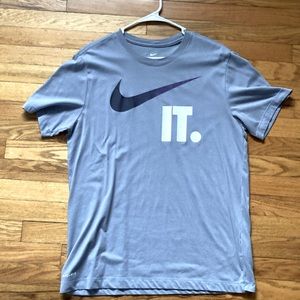 Nike t-shirt